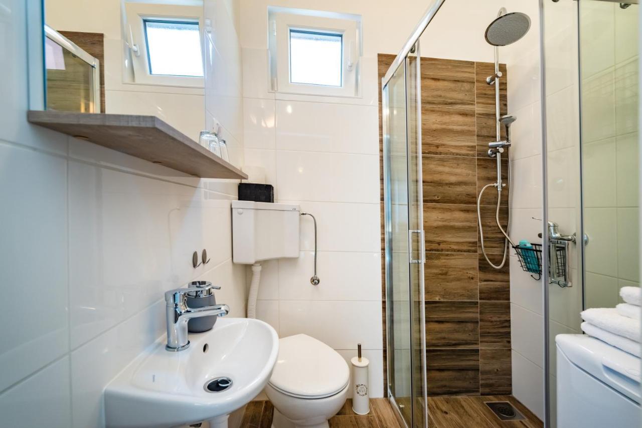 Studio Apartment Gina 扎达尔 外观 照片